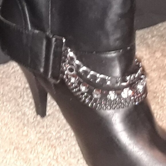 DOLLHOUSE You Chain It  Heeled BootIE - Picture 5 of 5